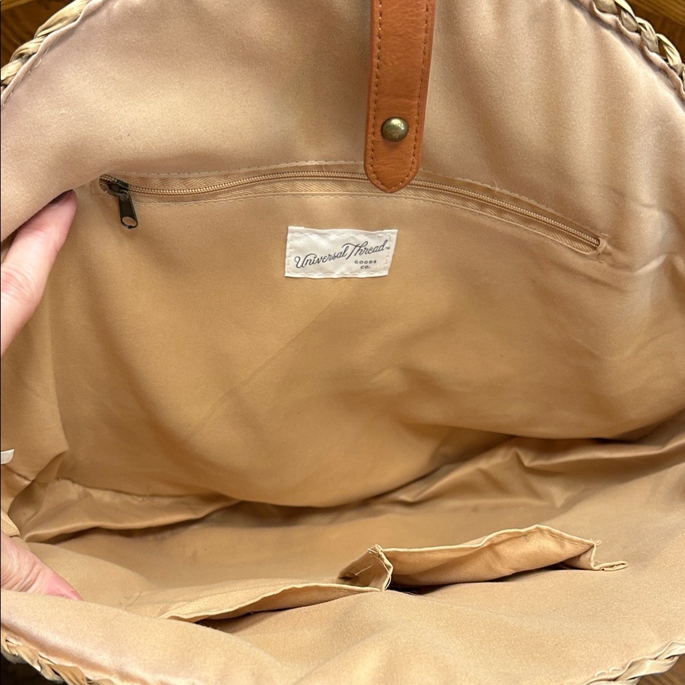 Universal Thread Circular Tan Natural Straw Handbag/Tote. 16”Diameter - Picture 5 of 10